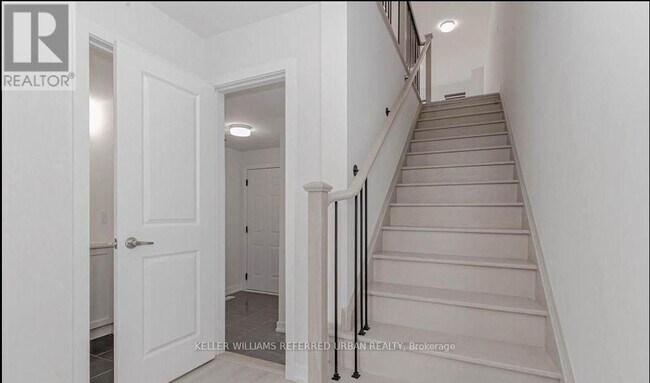 Photo - 1579 Midland Ave