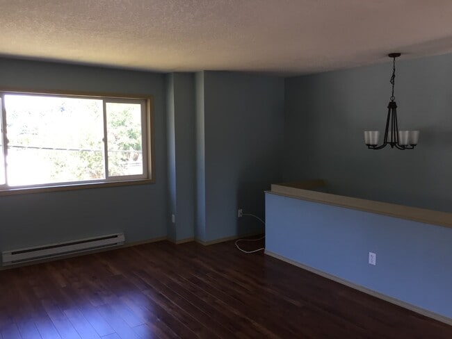 Photo - 4700 Fairbrook Crescent
