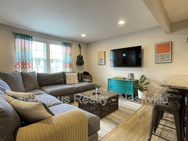 Photo - 120 Lucile St