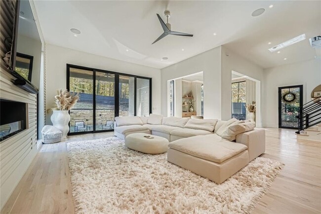 Photo - 1223 Mayfair Dr NE