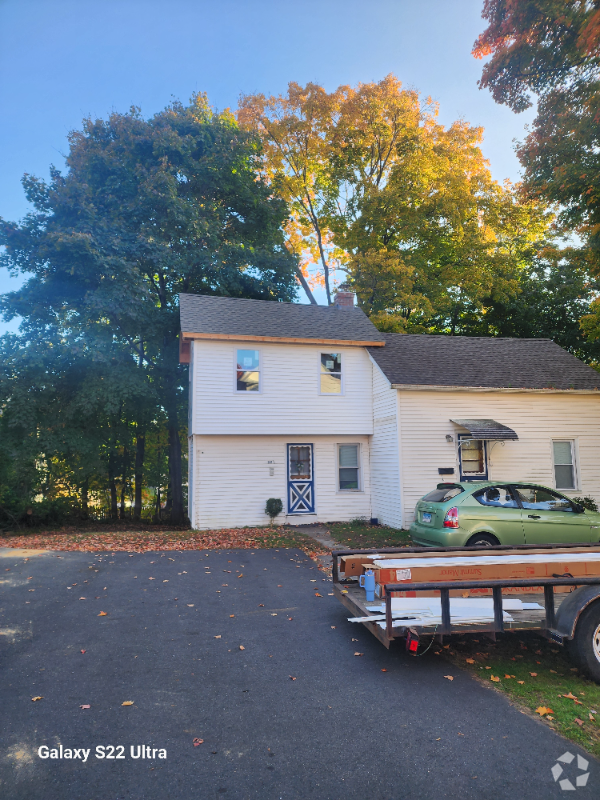 Building Photo - 148 Maple St Rental