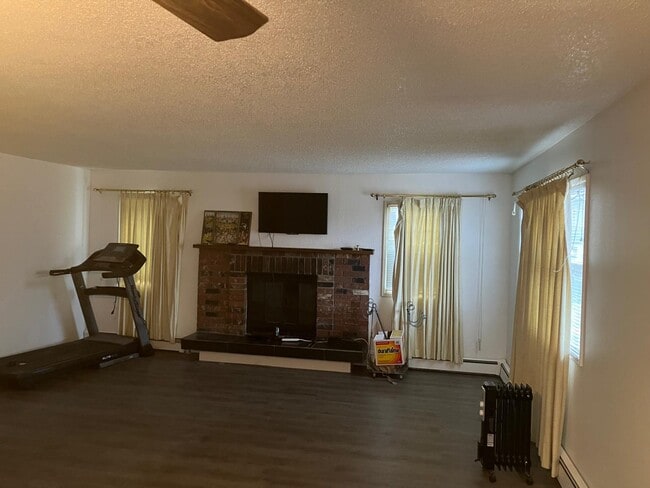 Building Photo - 521 Tyee Cir Unit A