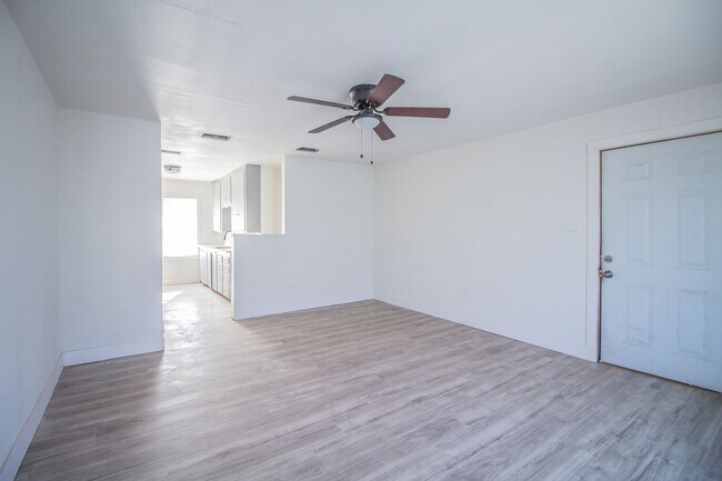 Photo - 302 Avenue U Unit B