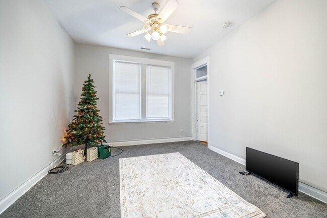 Photo - 928 S Claremont Ave