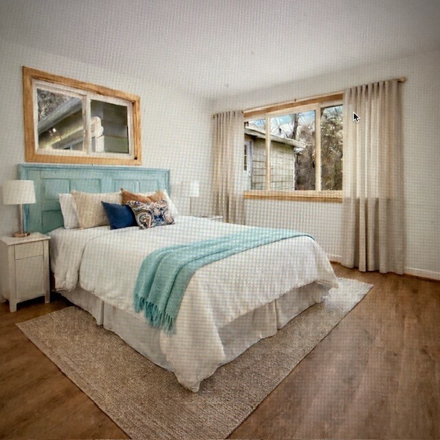 Southern Exposure and queen size bed - 719 Hanshaw Rd