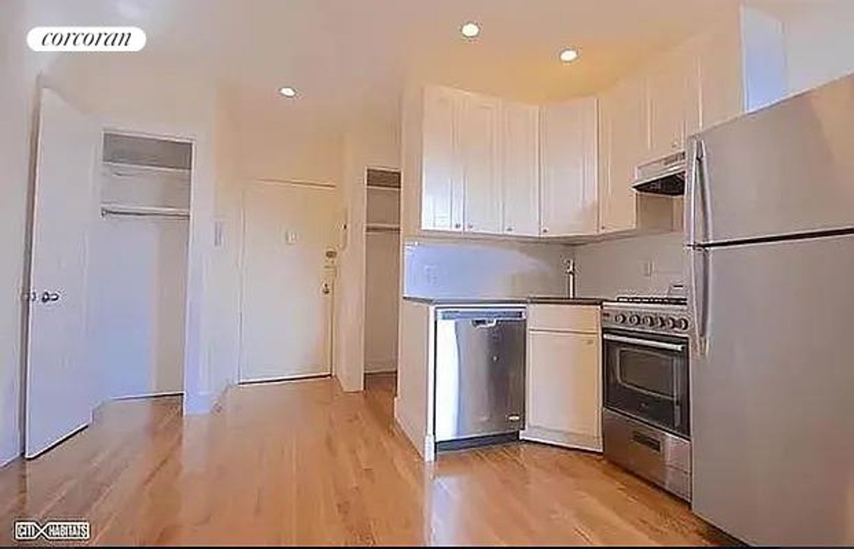 Photo - 492 11th St Apartment