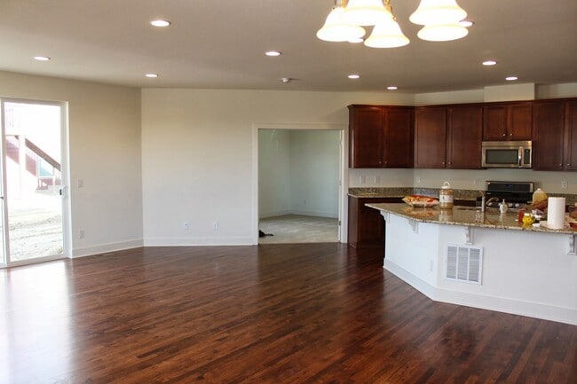 Photo - 10334 Kenneth Dr