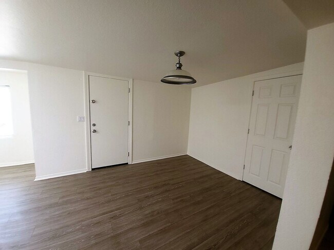 Photo - NORTH CENTRAL PHOENIX W/POOL!