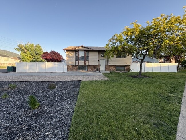 Building Photo - 938 S 250 E
