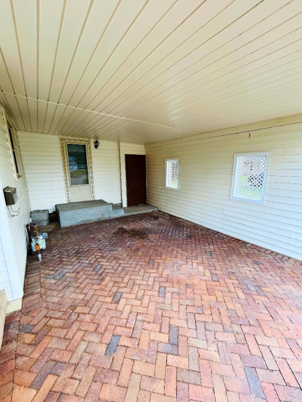Photo - 209 E 35th St