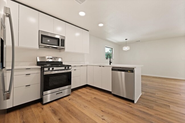 Photo - Magnolia Condos- 2 Bed + Study, 3 Bathrooms