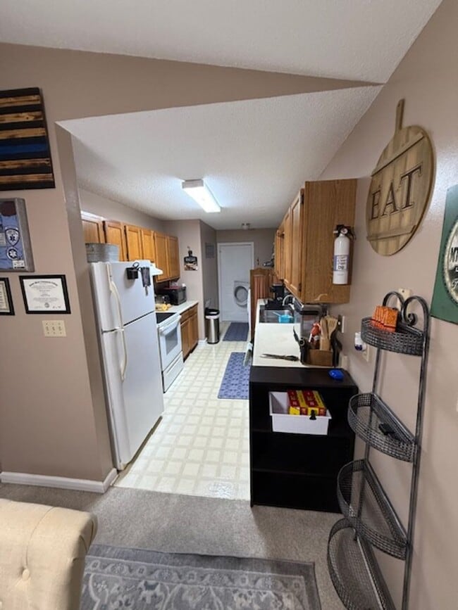 Photo - Maryville City Schools 37804 - 3 bedroom, 2 bath home - Contact Bako Patel (865)283-5600