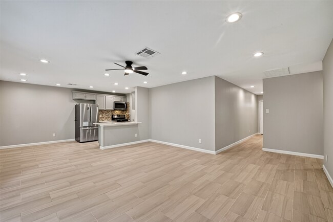 Photo - 7607 Tanager St