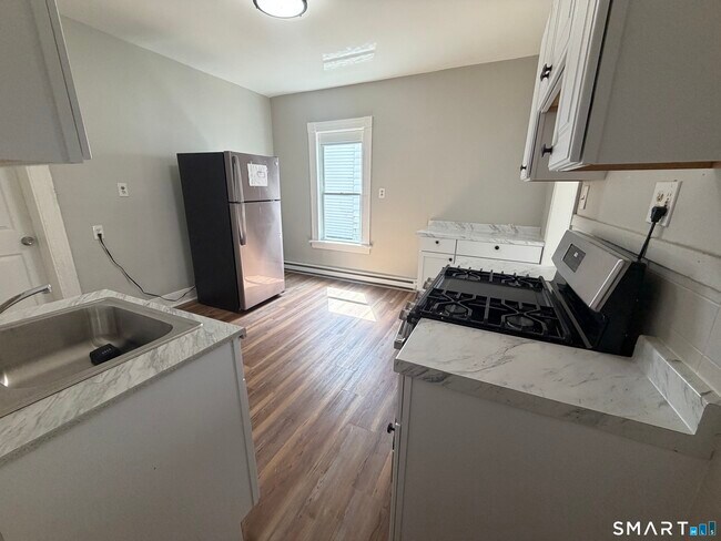 Photo - 990 Pembroke St Unit 1A