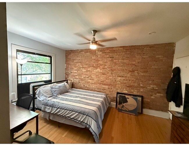 Building Photo - 915 W Schubert Ave Rental