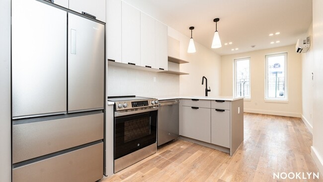 Photo - 43 Kingston Ave Unit 1a