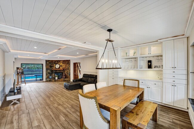 Photo - 5612 Harding St