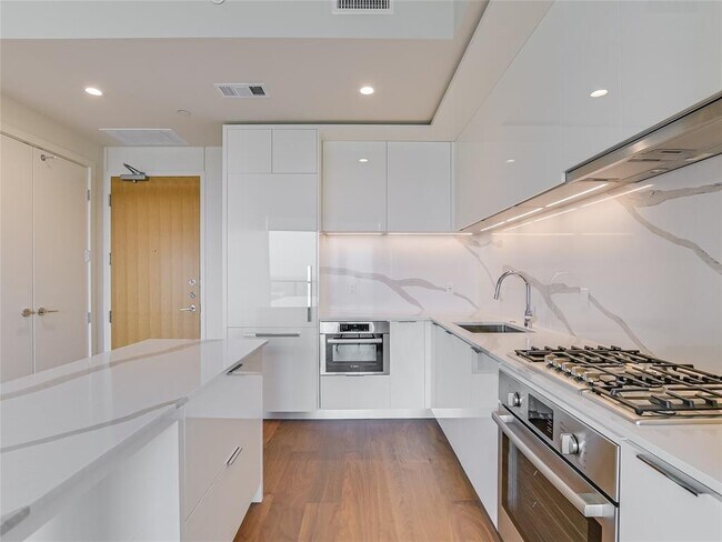 Photo - 44 East Ave Unit 3205