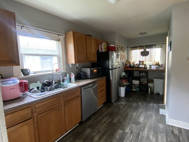 Photo - Steps from Campus, Minutes to Downtown – 4BR House on N Forest St | Pre-Leasing September 2026 Unit #101