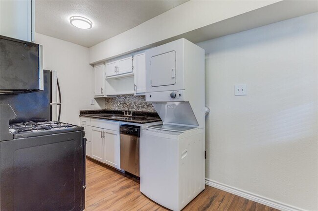 Photo - 2401 Manor Rd Unit 113