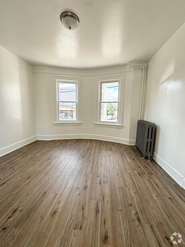 Building Photo - 1517 Union Turnpike Unit 1 Rental