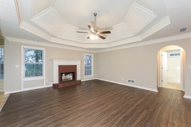 Photo - 875 Georgian Hills Dr