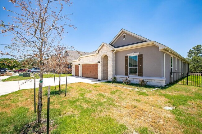 Photo - 817 Desaix Dr