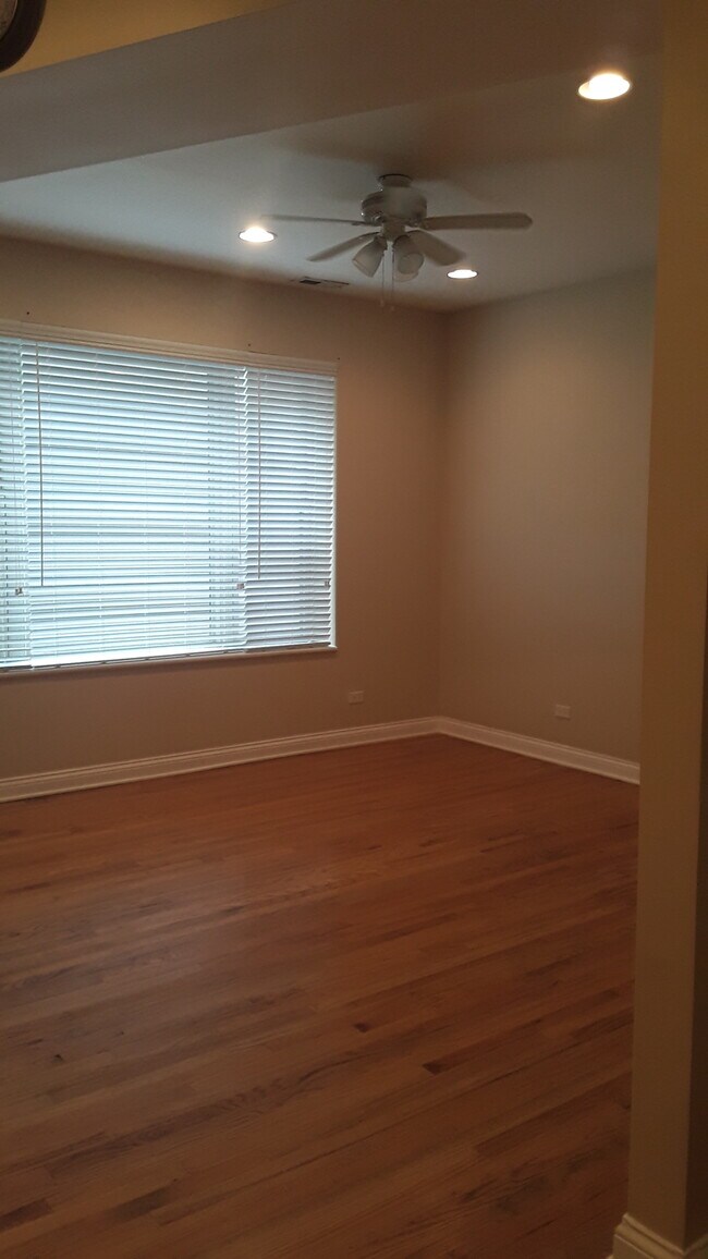 Photo - 3439 W Belle Plaine Ave Unidad 1w