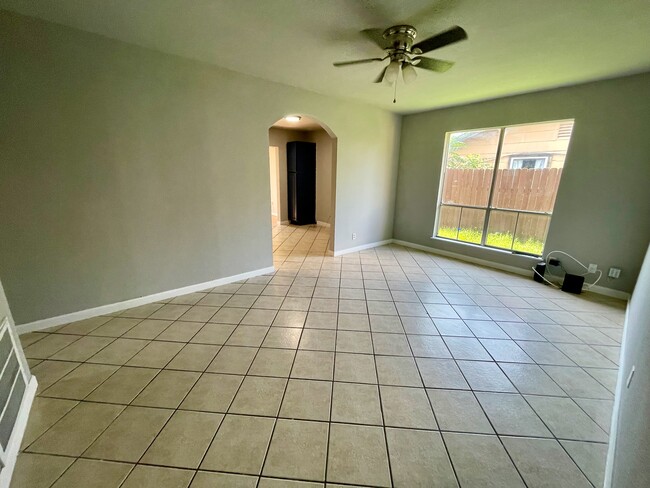 Photo - 9451 Hindi Dr