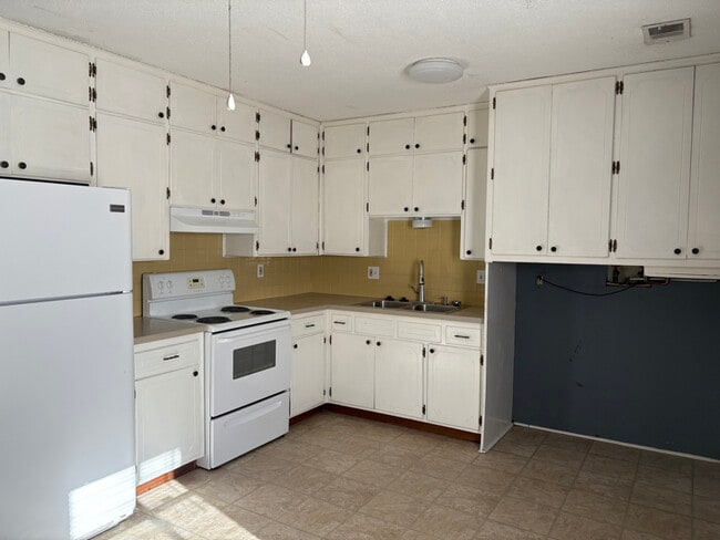 Photo - 103 E Brasfield St Unidad A