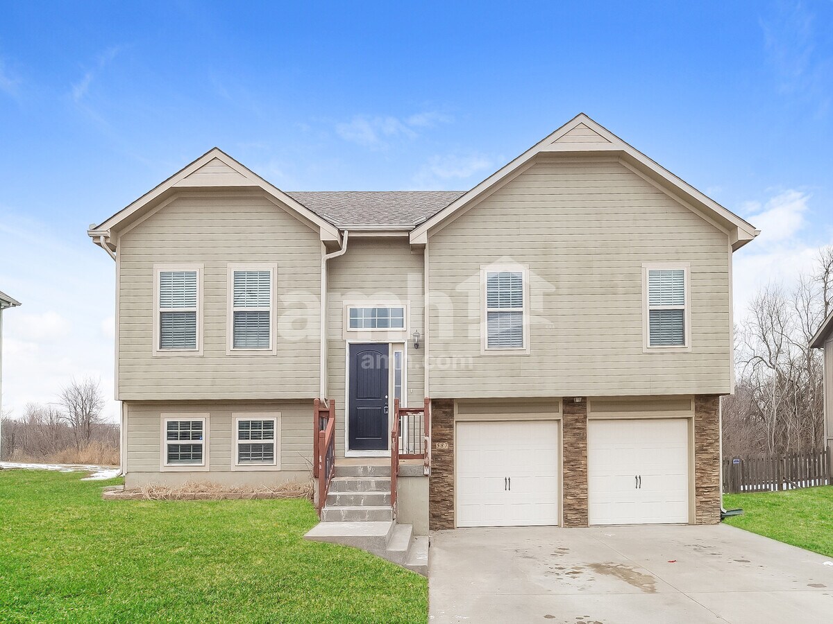 Photo - 587 Kreisel Dr