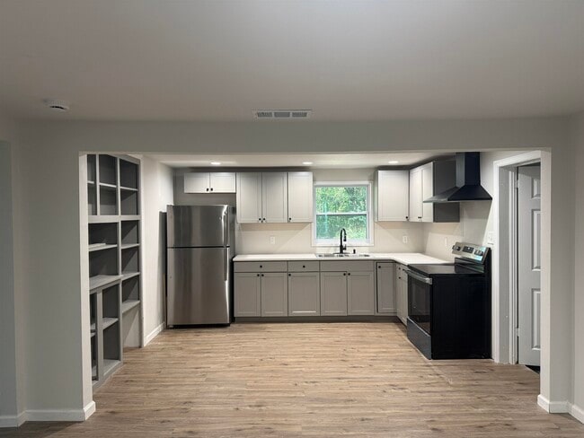 Photo - 5057 Tillie Ln