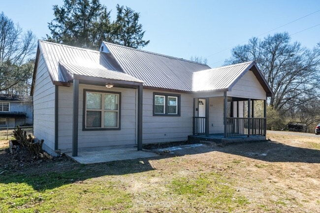 Photo - Freshly Updated & Full of Style – Don't Miss This Adamsville Gem!
