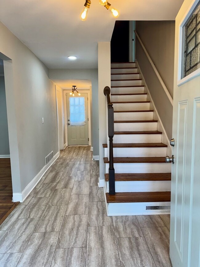 Photo - Awesome in Atlanta - 4 Bedrooms