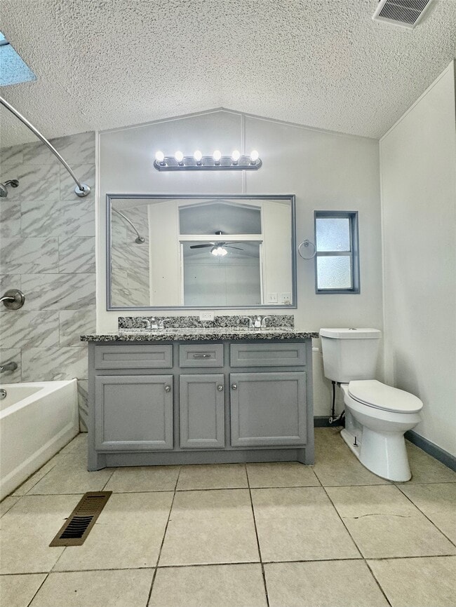 Photo - 1007 Spooner St