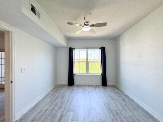 Photo - The Grande Downtown - REMODELED 1 Bedroom Available for rent NOW!