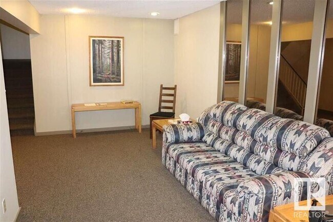 Photo - 8149-8111 111 St NW Unit 202