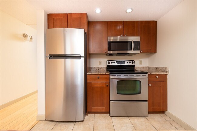 Photo - 82 Peterborough St Unit 4G