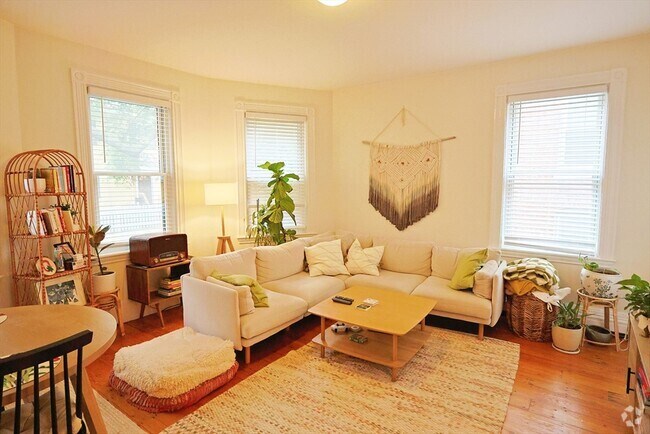 Building Photo - 8 Perry St Unit 1 Rental