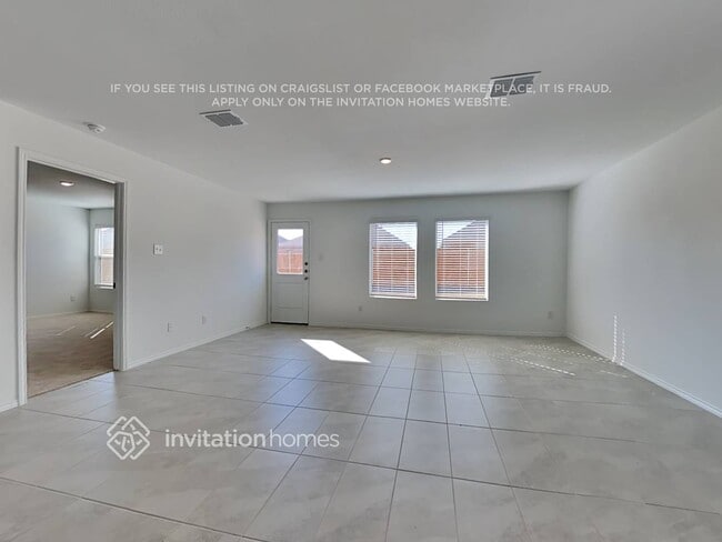 Photo - 1136 Catclaw Rd