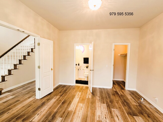 Photo - 8504 Young Ln