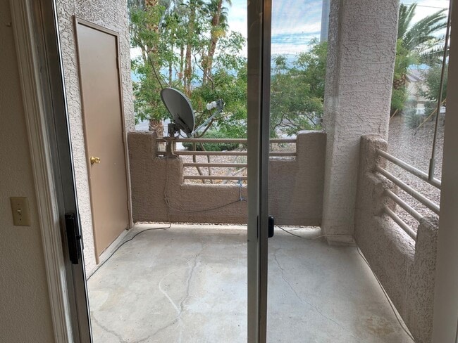 Photo - 2 Bed / 2 Bath Condo for Rent