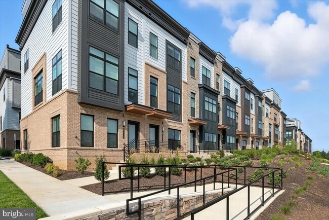 Photo - 2016 Tysons Ridgeline Rd Casa Adosada