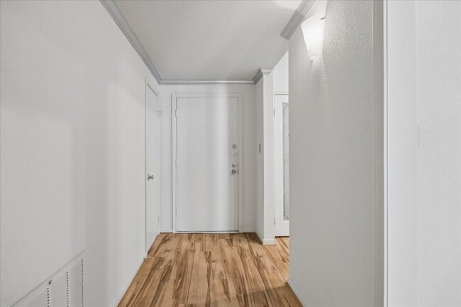 Photo - 2475 Underwood St Unidad 278