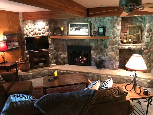 6100 Centerville Rd Unit Artisan Retreat