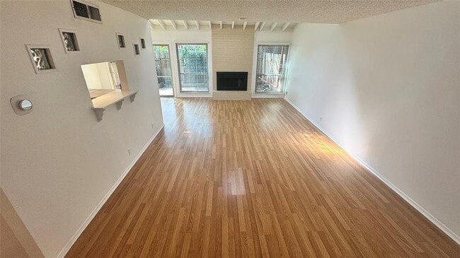 Photo - 8903 Trone Cir Unidad B