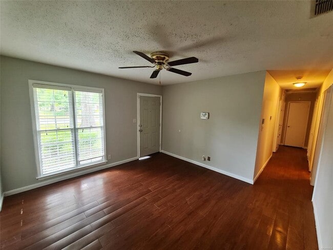 Photo - 516 Lawndale Ln