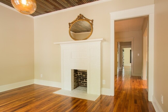 Photo - 2018 Englewood Ave