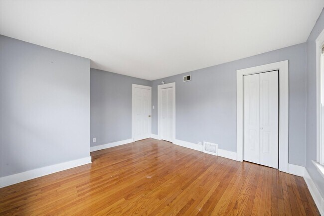 Photo - 18335 Sherman St