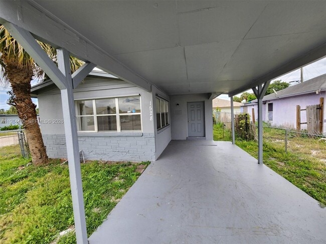 Photo - 1528 Avenue S